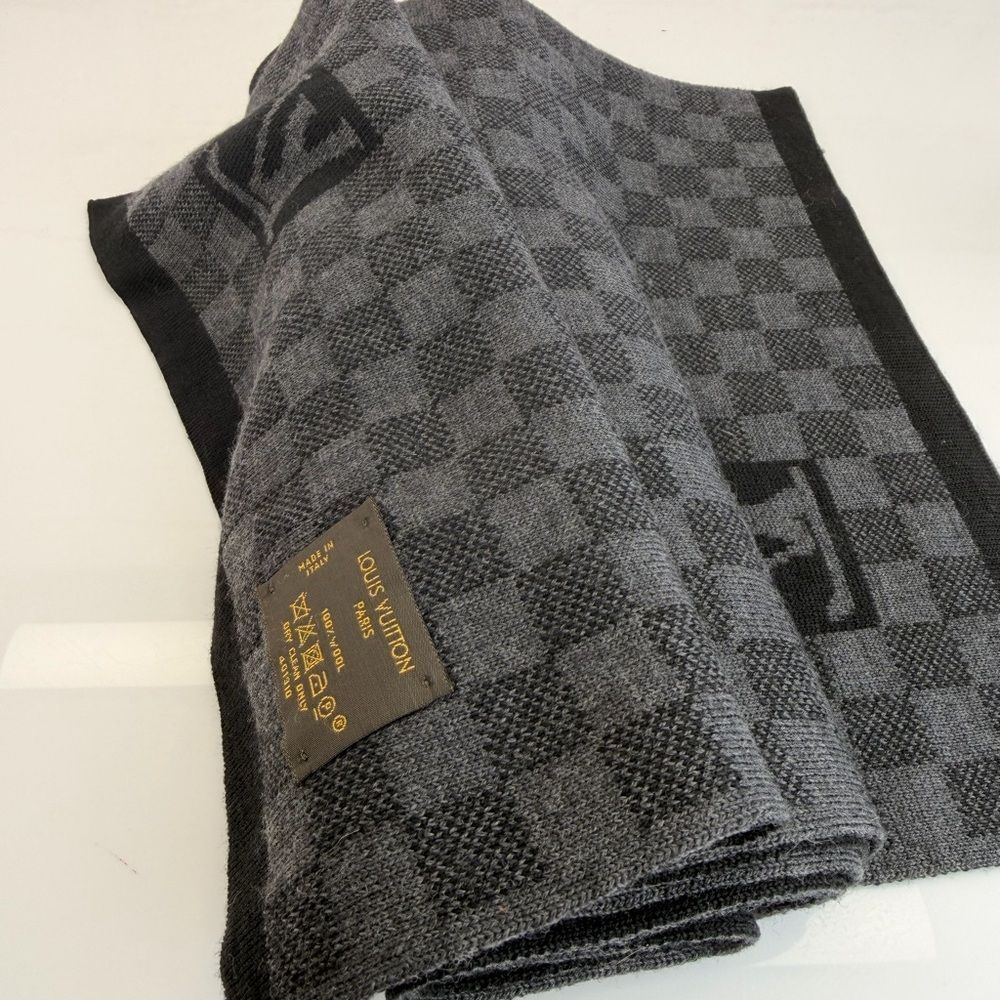 LOUIS VUITTON Black Petit Damier Wool Scarf - Picture 6 of 8